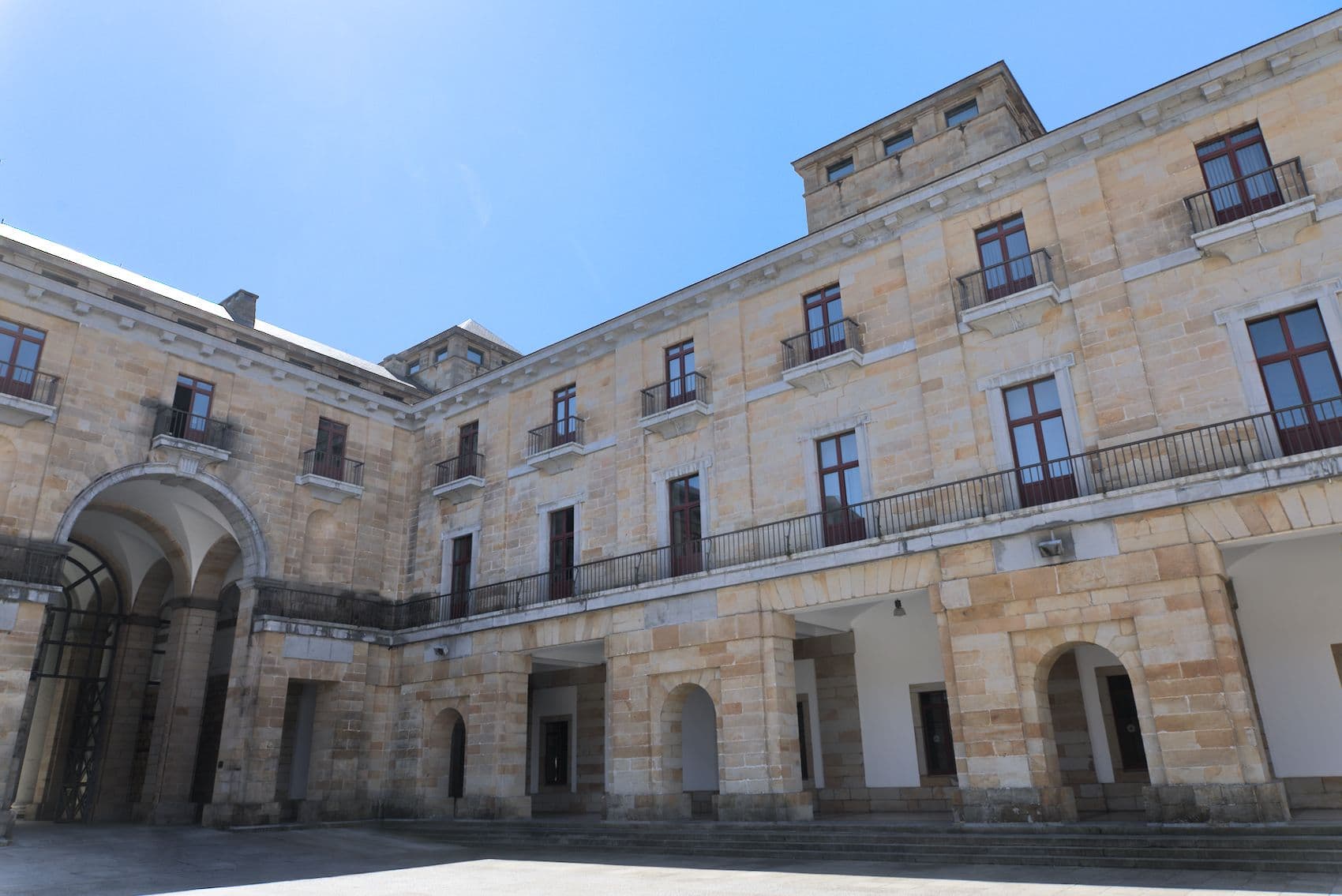 Imagen de Facultad de Comercio, Turismo y Ciencias Sociales Jovellanos